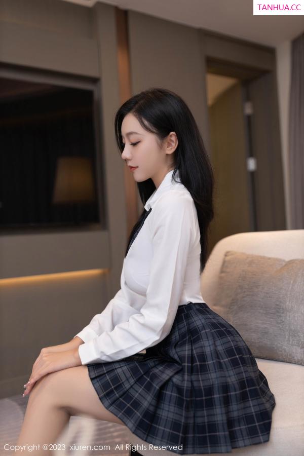 安然Maleah  [XiuRen]高清写真图 2023.11.07 No.7626 安然anran 丝袜美腿第5张图片